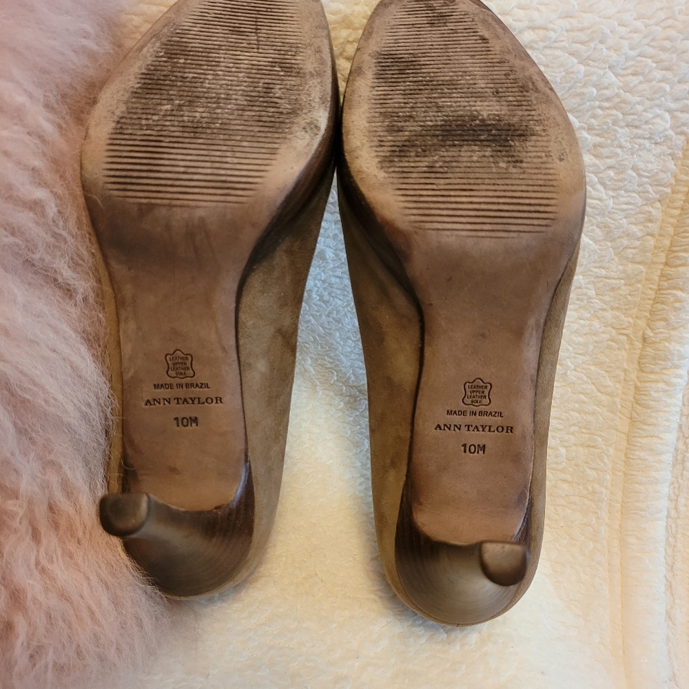 Ann Taylor Camel Suede Pumps - Picture 6 of 6